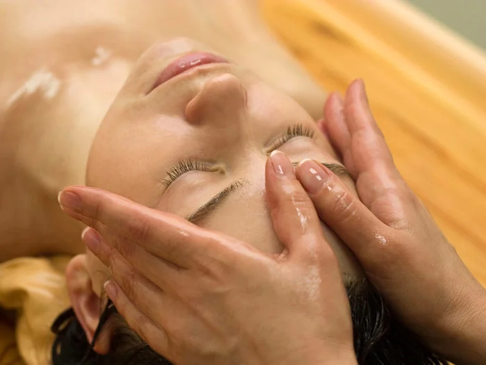 Gesichtsmassage